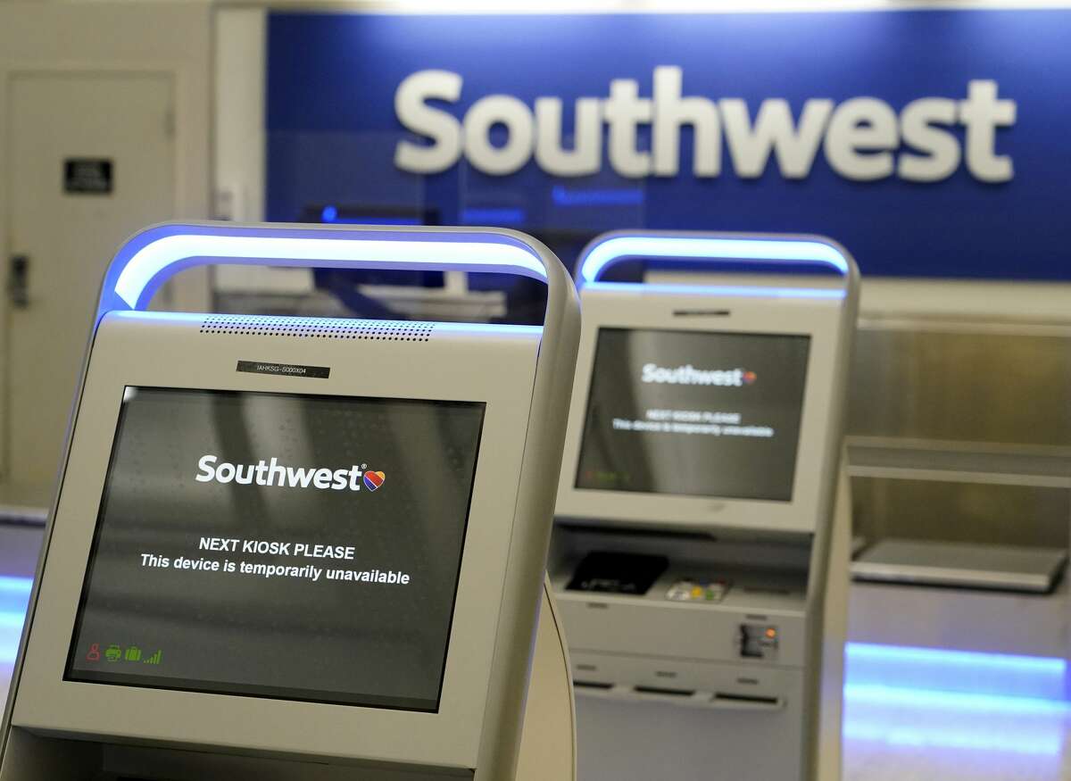 Southwest Airlines resumes flights after weather data issue causes delays