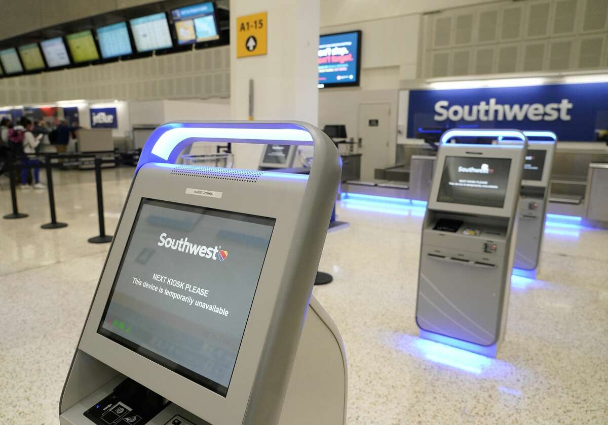 Southwest begins flying out of IAH Monday as vaccinations boost air travel