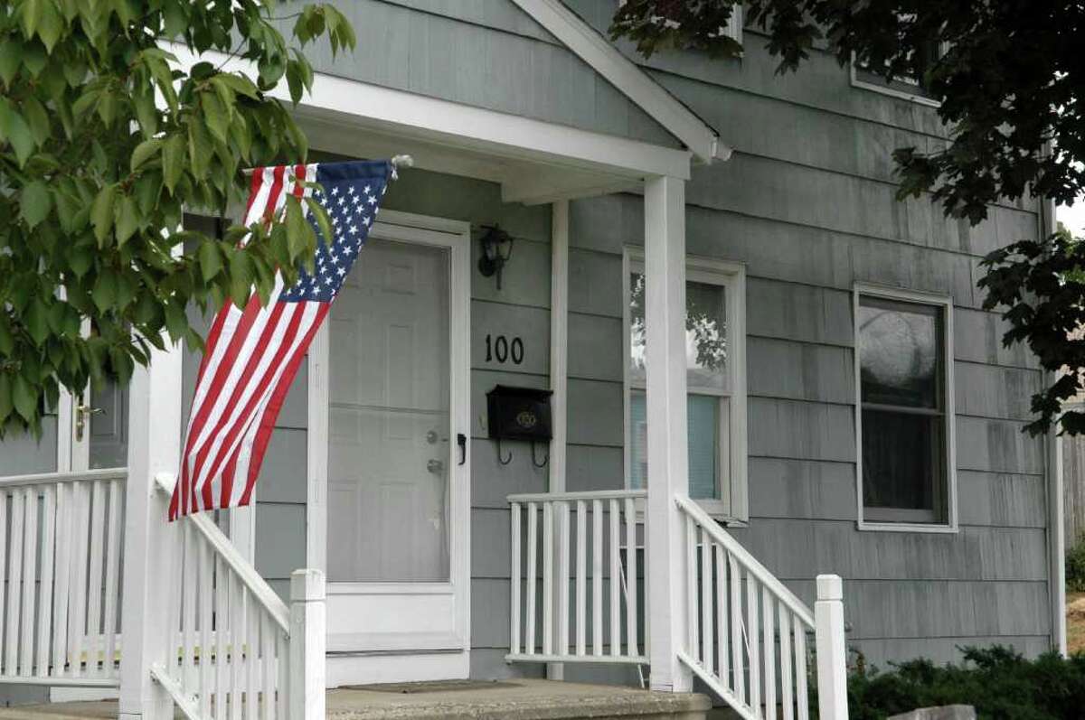 Banks not alone in driving foreclosures