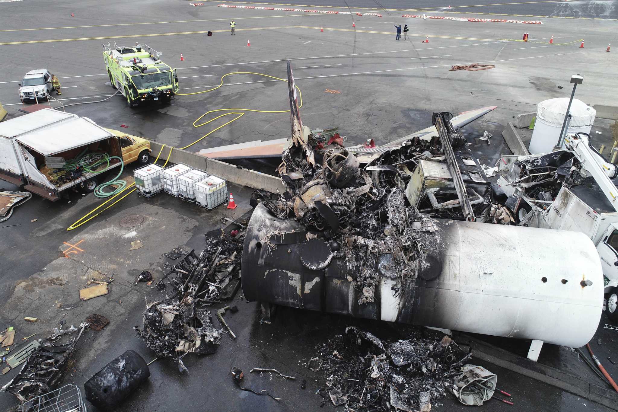 NTSB: Pilot's actions and maintenance issues caused deadly 2019 B-17 bomber crash at Bradley Airport - Vimarsana News
