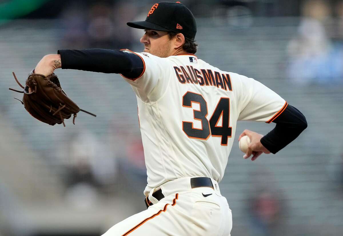 SAN FRANCISCO, CALIFORNIA - APRIL 13: Kevin Gausman #34 of the San Francisco Giants pitches against the Cincinnati Reds in the first inning at Oracle Park on April 13, 2021 in San Francisco, California. (Photo by Thearon W. Henderson/Getty Images)