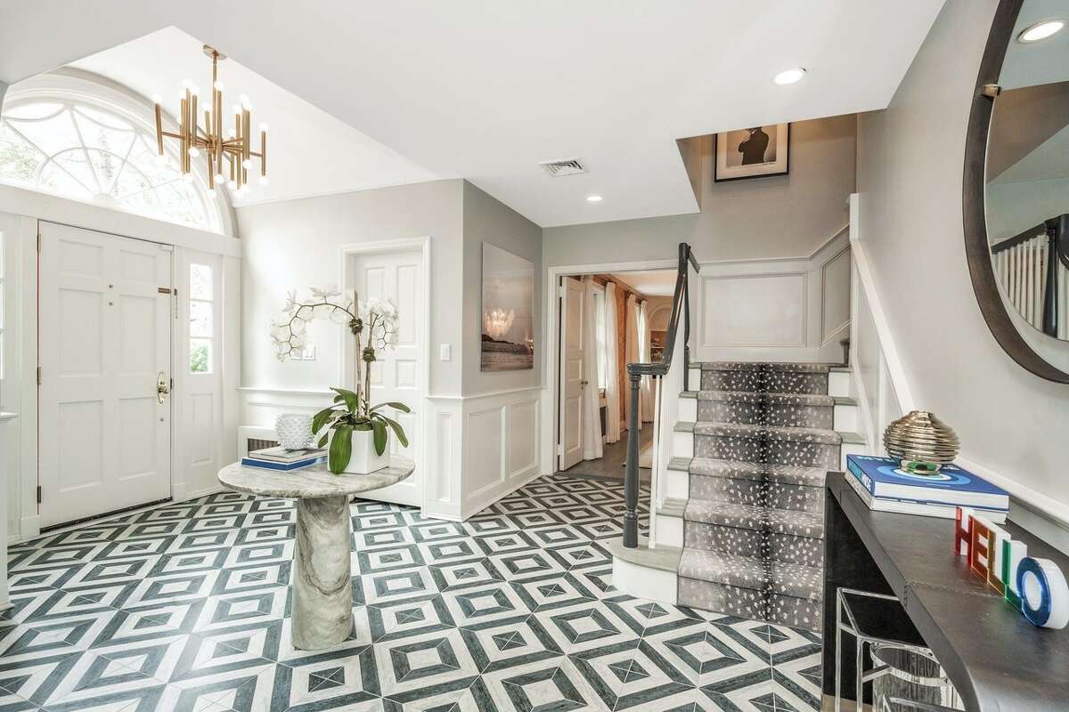 The house at 40 Pecksland Dr. in Greenwich that was bought by former "real housewive" Bethenny Frankel is back on the market for $3,375,000.