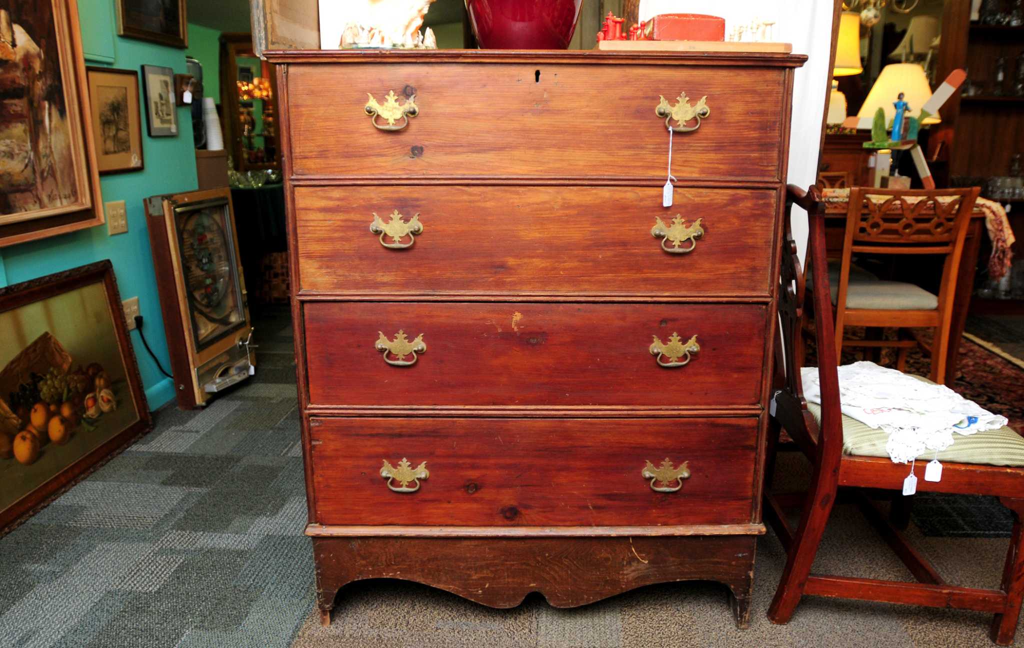 Hidden treasures: Explore the variety of wares at these six CT flea markets - Vimarsana News