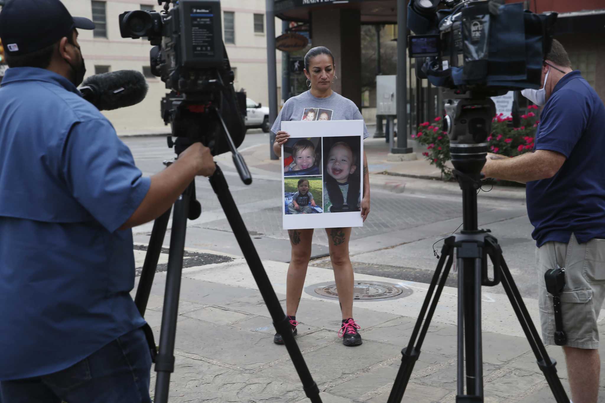 Judge reduces bail for San Antonio mom charged with abandoning son ...