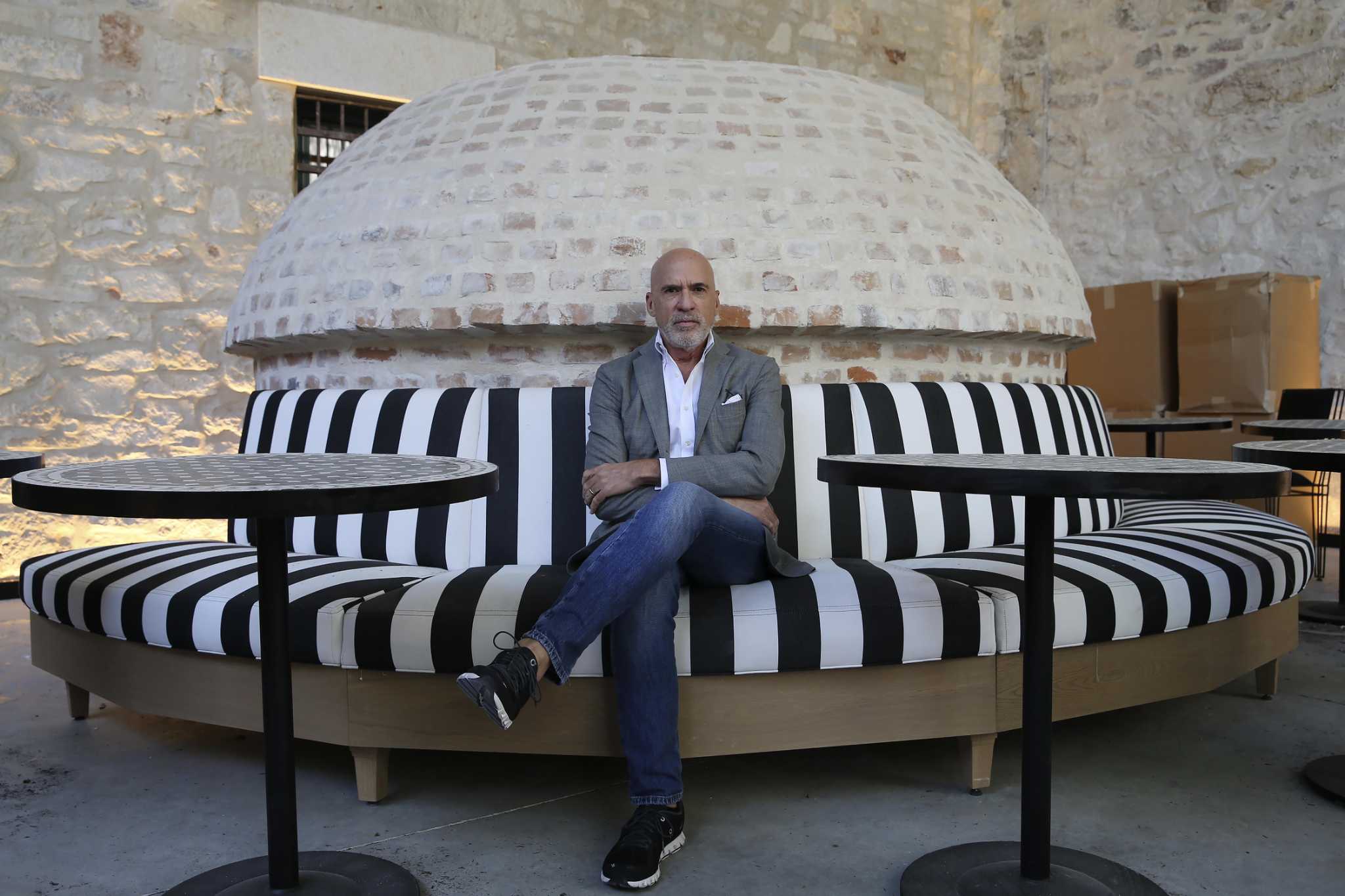 New hotel, restaurants and apartments to remake downtown San Antonio block - Vimarsana News