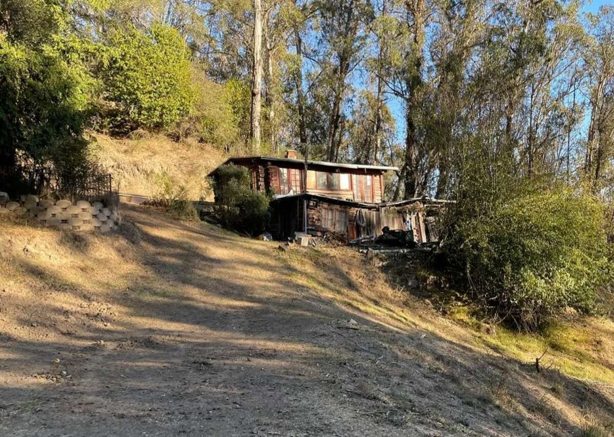 7135 Pinehaven Road, Oakland.