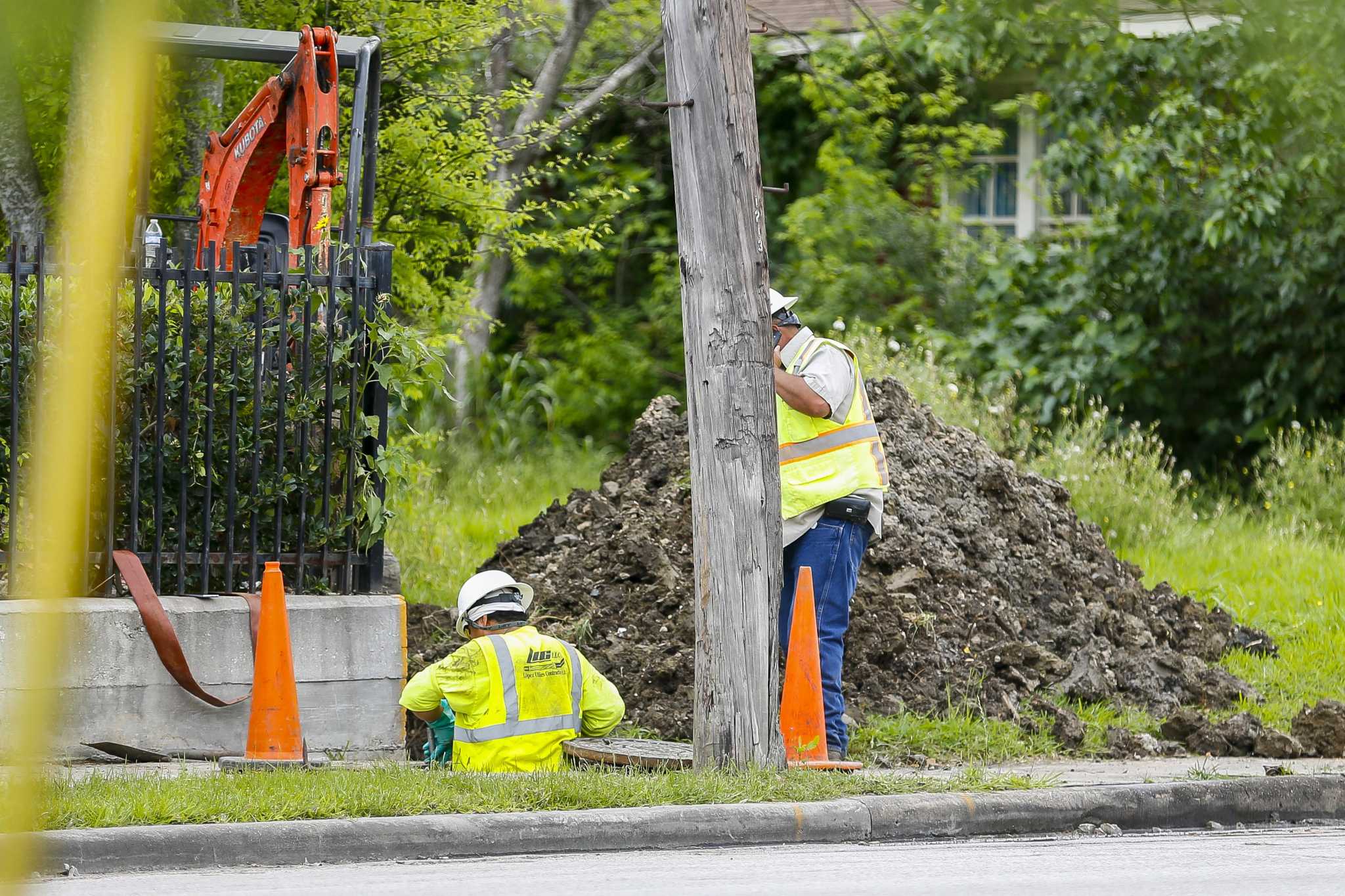 Clogged pipe spills 60,000 gallons of wastewater in Boerne - Vimarsana News