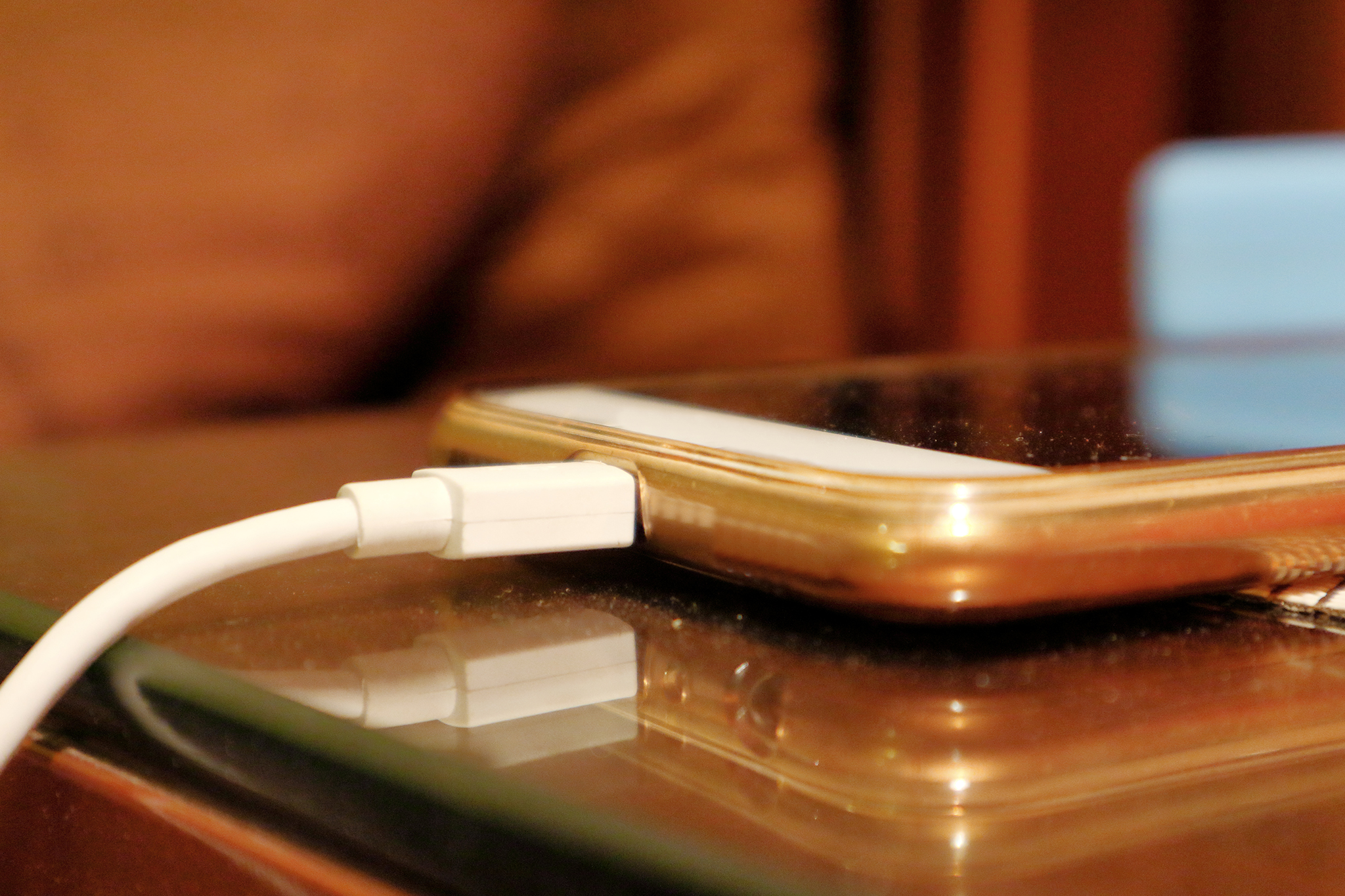 How to charge your phone faster - Vimarsana News