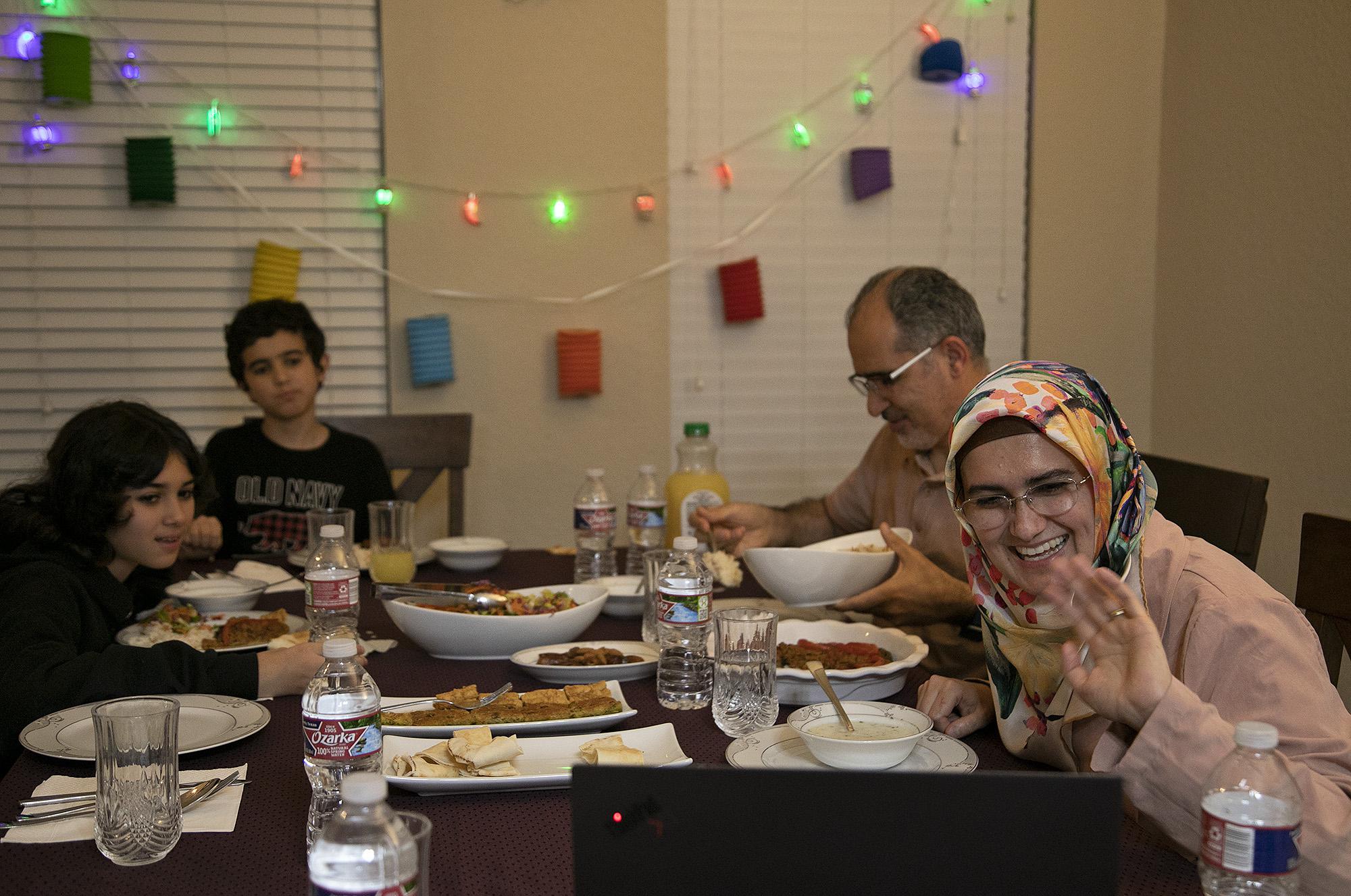 Drive-thru dinner, virtual breaking of bread mark Ramadan in San Antonio during coronavirus pandemic - Vimarsana News