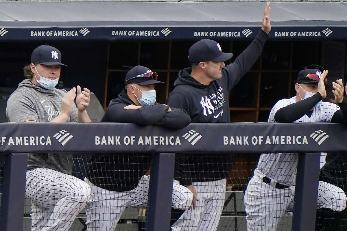 Jay Bruce, a three-time All-Star in 14 major-league seasons, waves from the Yankees’ dugout after the team announced his retirement during the seventh inning of a game against the Rays.