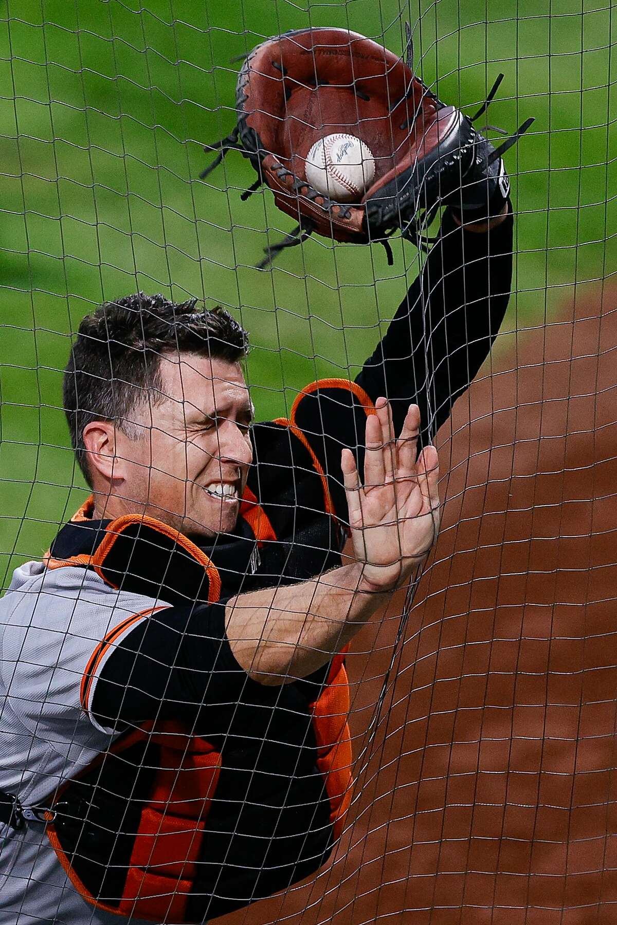 Buster Posey's spring assignment: Establishing a Cueto connection