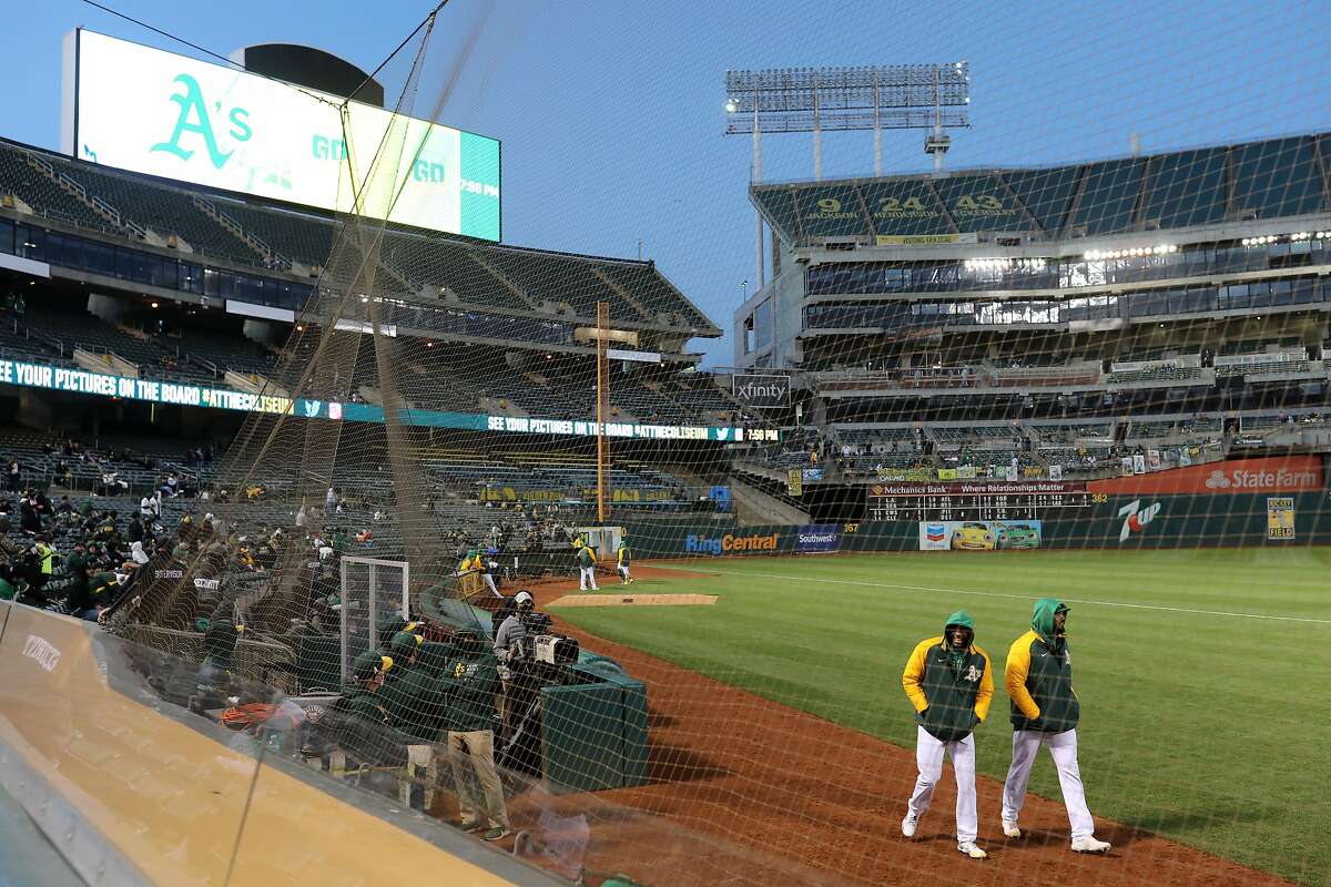 A’sTwins game delayed by lighting outage