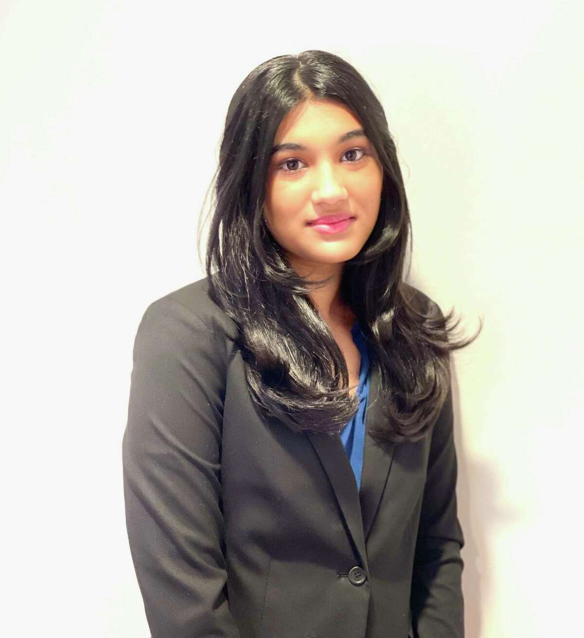 Darien High School Senior Student, Rhea Bhat, has been elected for the second year to SADD ‘s (Students Against Destructive Decisions) National Student Leadership Council.
