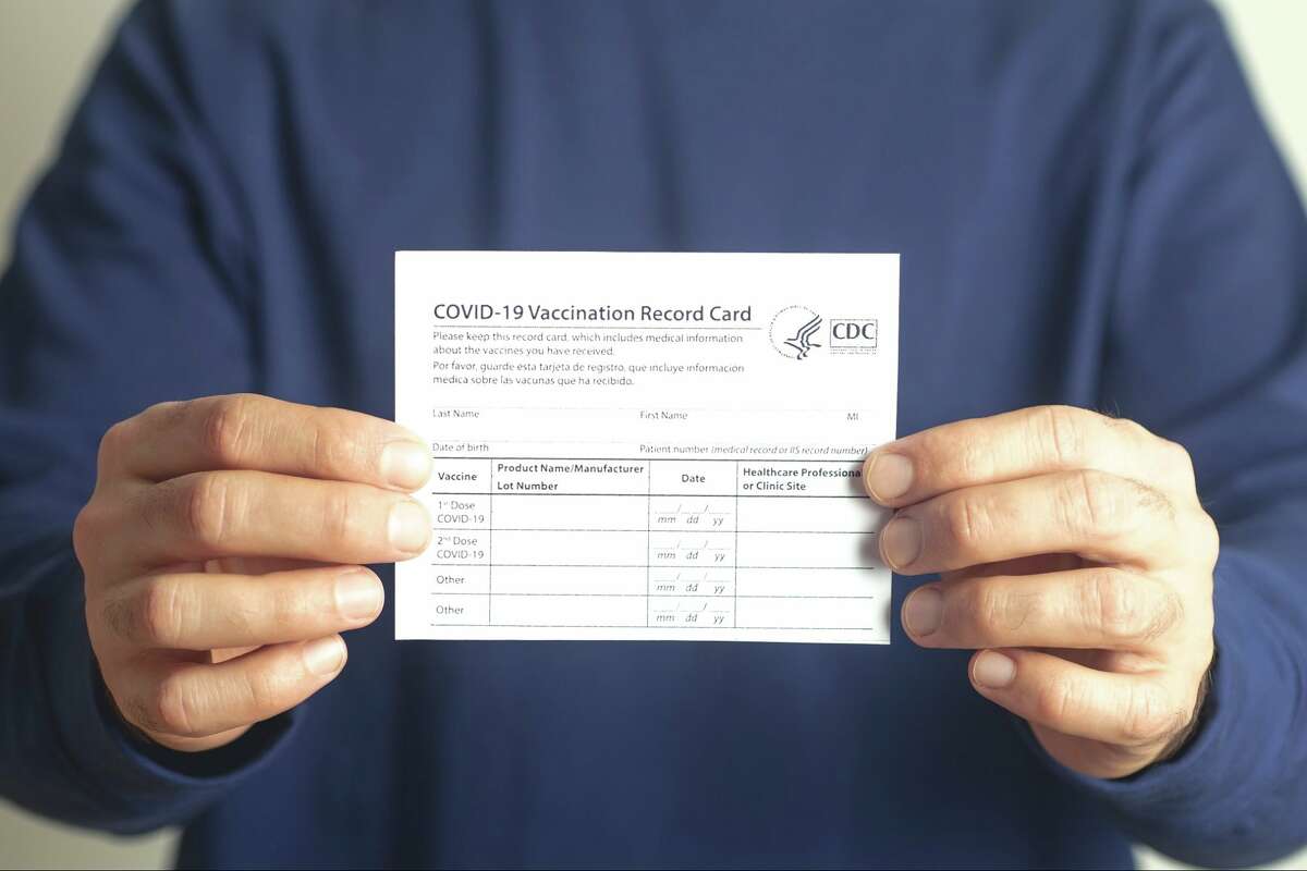 Do not publish your vaccination certificate! Identity data can be stolen