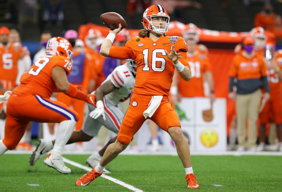 Trevor Lawrence, Travis Etienne's status for Hall of Fame Game vs