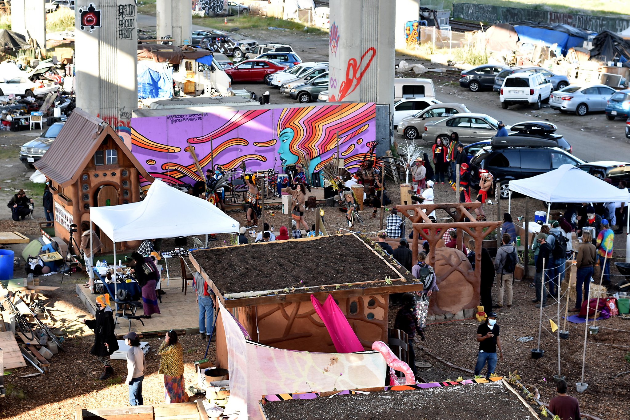 Oakland homeless encampment has health clinic, free store and uncertain
