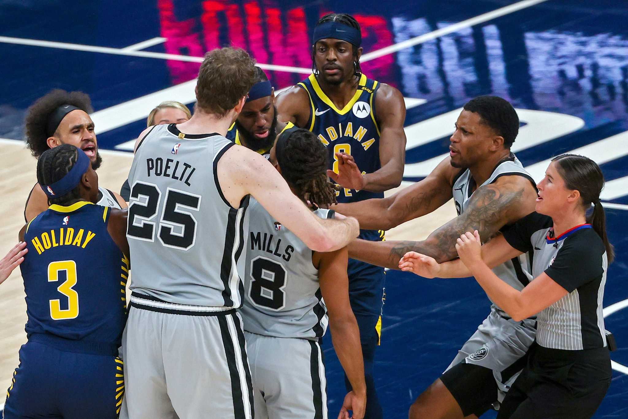 Patty Mills scores 31 to lead Spurs past Warriors