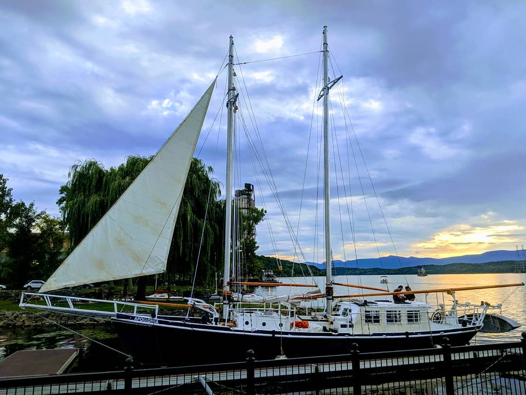 Schooner Apollonia leads the sailfreight movement in New York