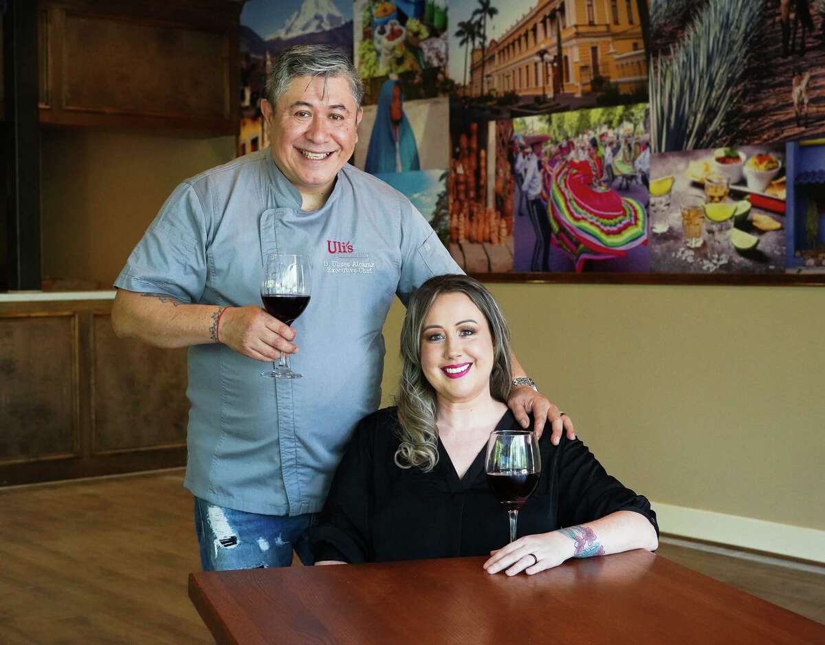 Chef David 'Ulises' Alcaraz and his wife Bonnie bring decades of restaurant and food service experience from both Atlanta and Augusta, Georgia, and will serve traditional Mexican cuisine with a full bar. Bonnie described the menu as a “tour of Mexico” with popular dishes from many states in Mexico that have their own, unique culinary traditions.
