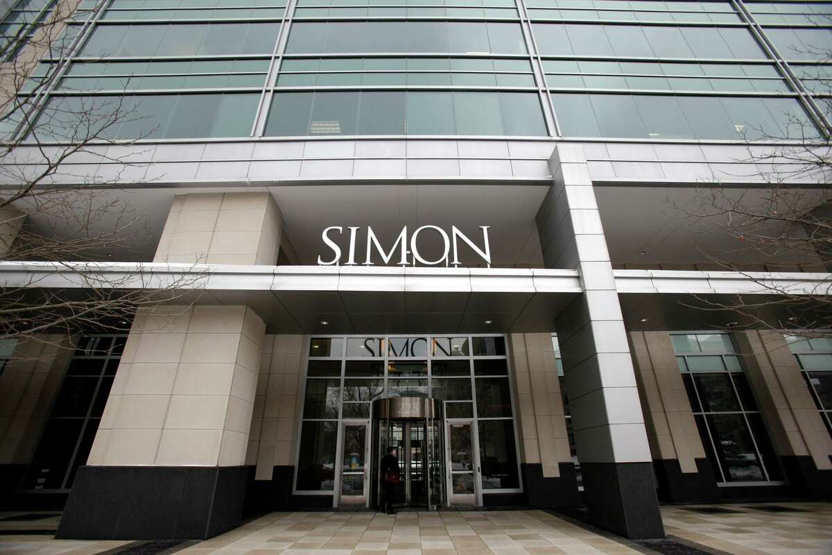 Simon Property Group is urging buyers wishing to return goods purchased online to take them back to a physical location instead in order to curb the carbon footprint generated by returning items through mail and package services.
