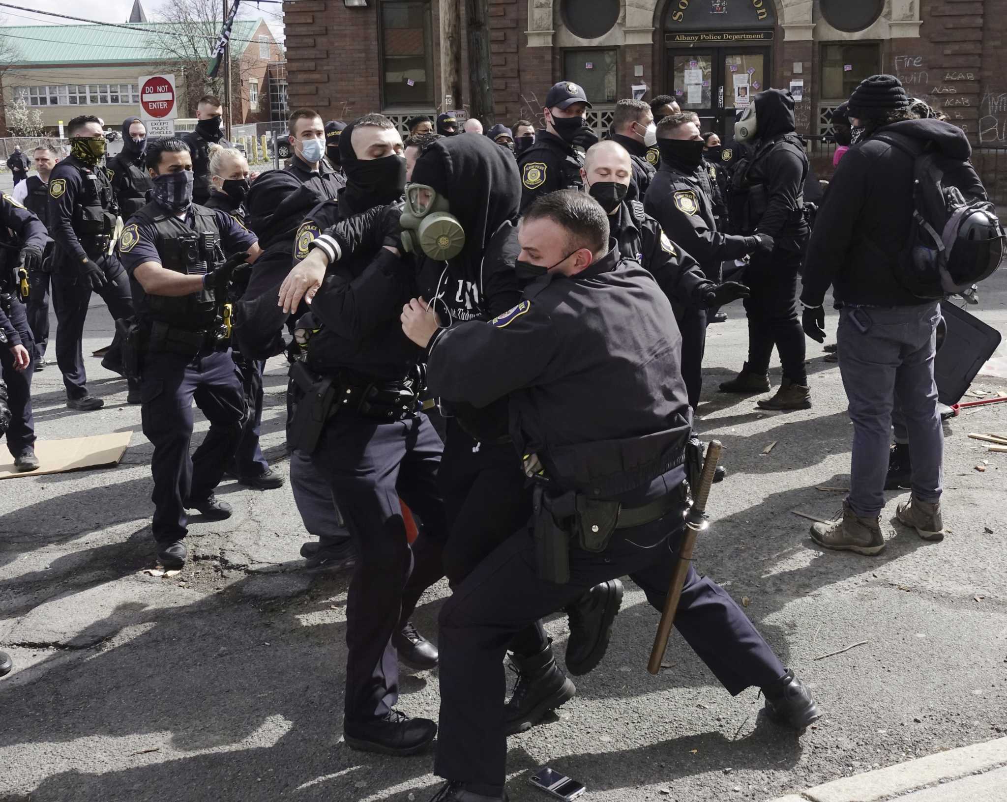 Letter: Albany mayor should have talked to protestors - Vimarsana News