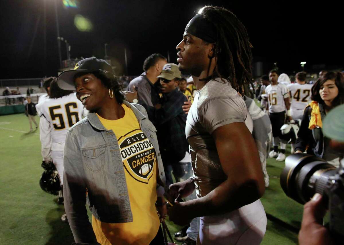 Najee Harris Visits Party at Homeless Shelter Where He Once Lived