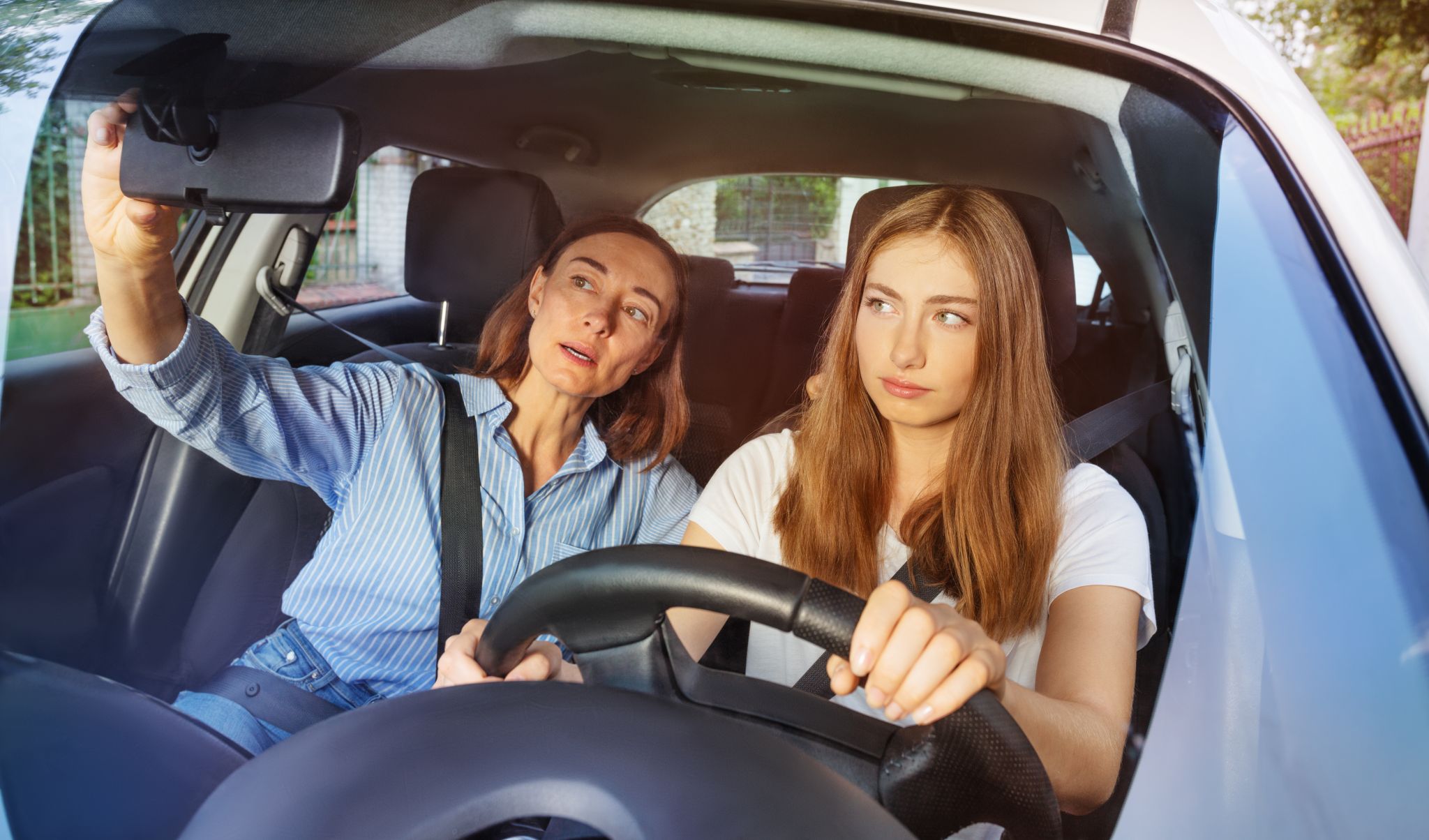 Dear Abby: Dear Abby: Schedules collide when mother and daughter share a car