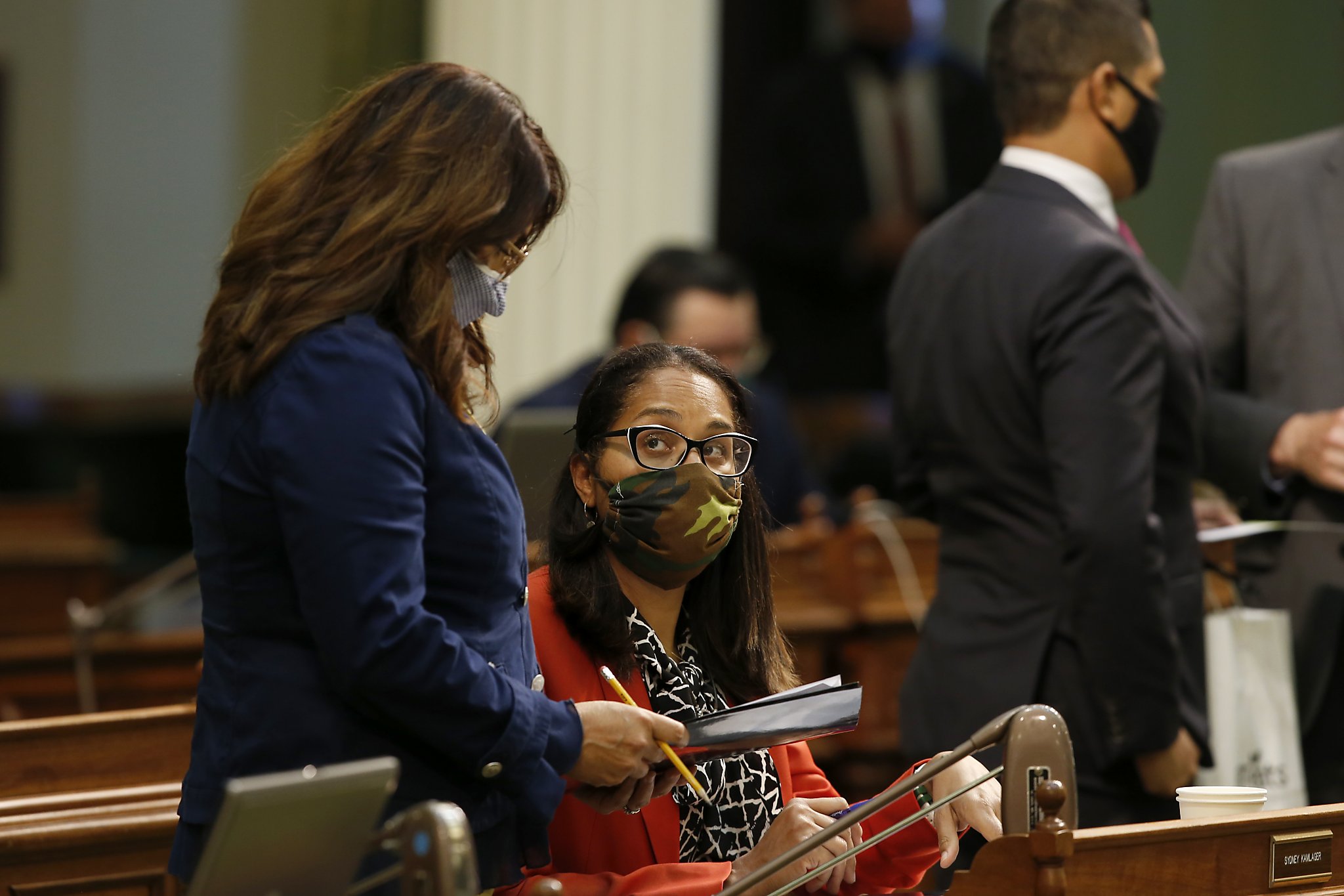 She was terrorized by an ex-boyfriend. Now a California lawmaker wants changes in 911 responses - Vimarsana News