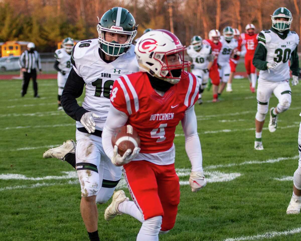 Guilderland football holds off Shenendehowa in Class AA semifinals