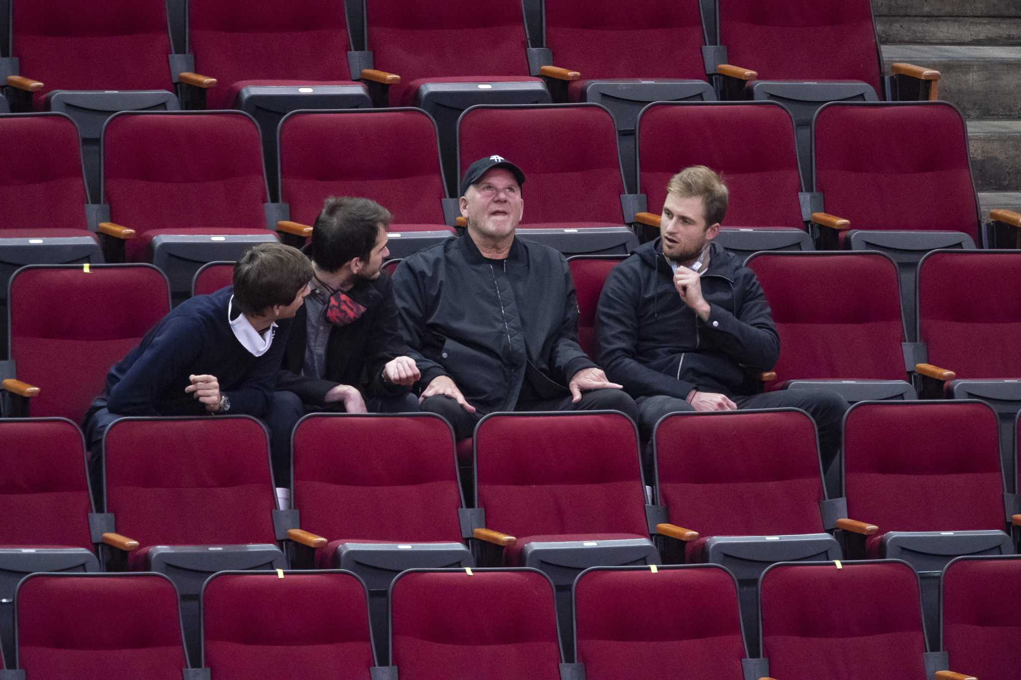 Smith: Tilman Fertitta hates to lose but takes long view in Rockets' rebuild