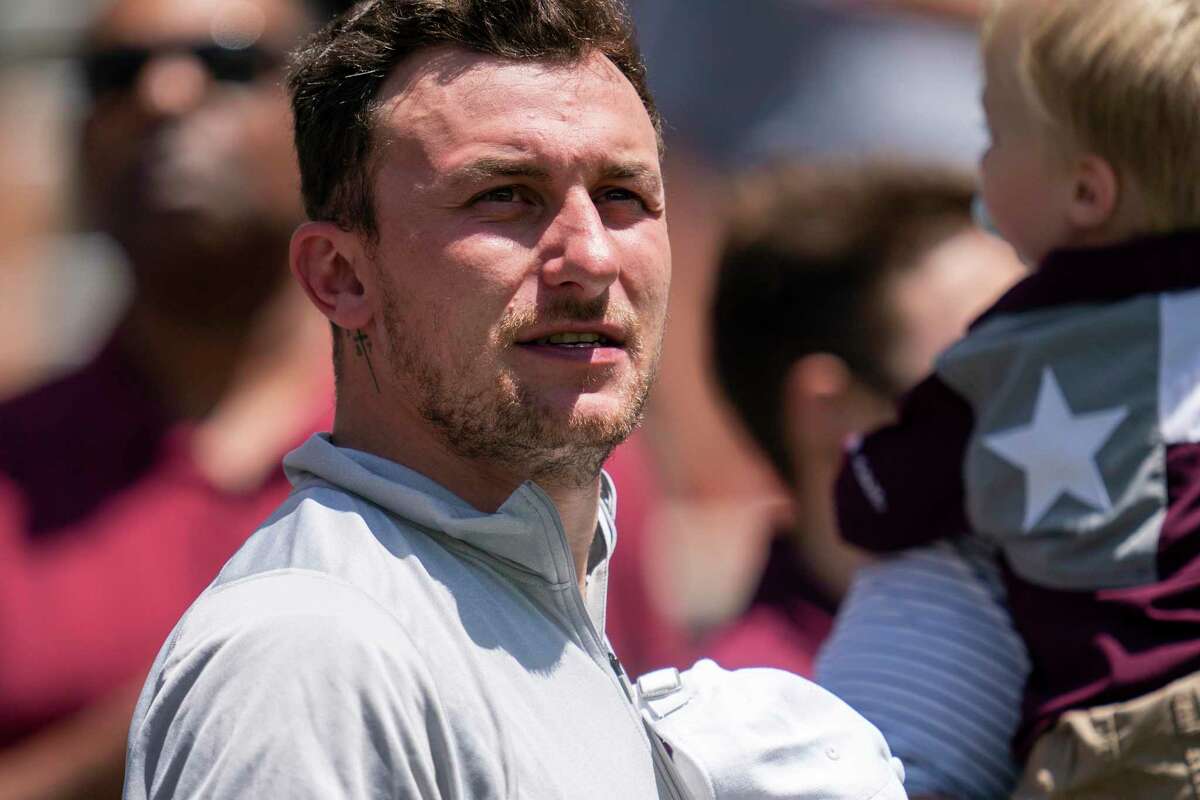 Johnny Manziel posts his phone number on Twitter