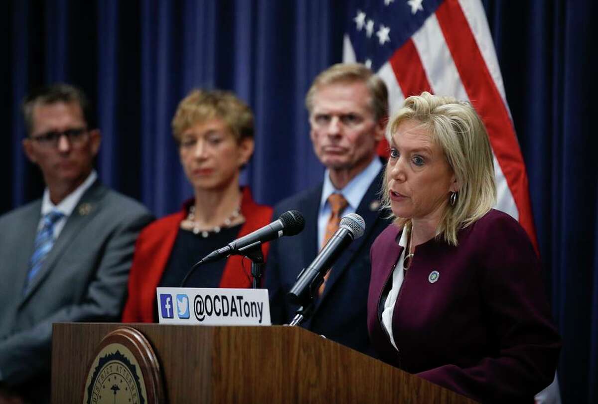 Sacramento County District Attorney Anne Marie Schubert, right, at a news conference Aug. 21, 2018. Schubert said Monday that she would run for California attorney general in 2022.