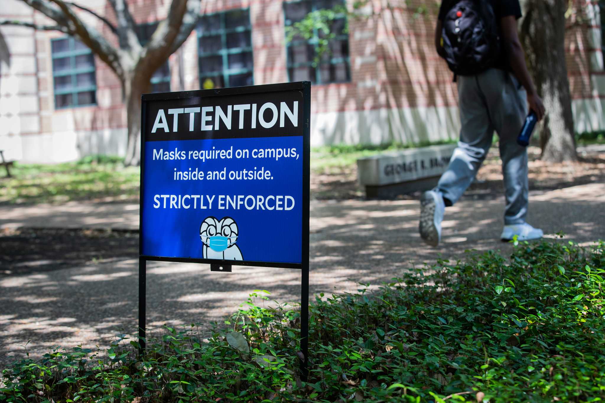 COVID Help Desk Does social distancing work if I’m in an office and not wearing a mask?