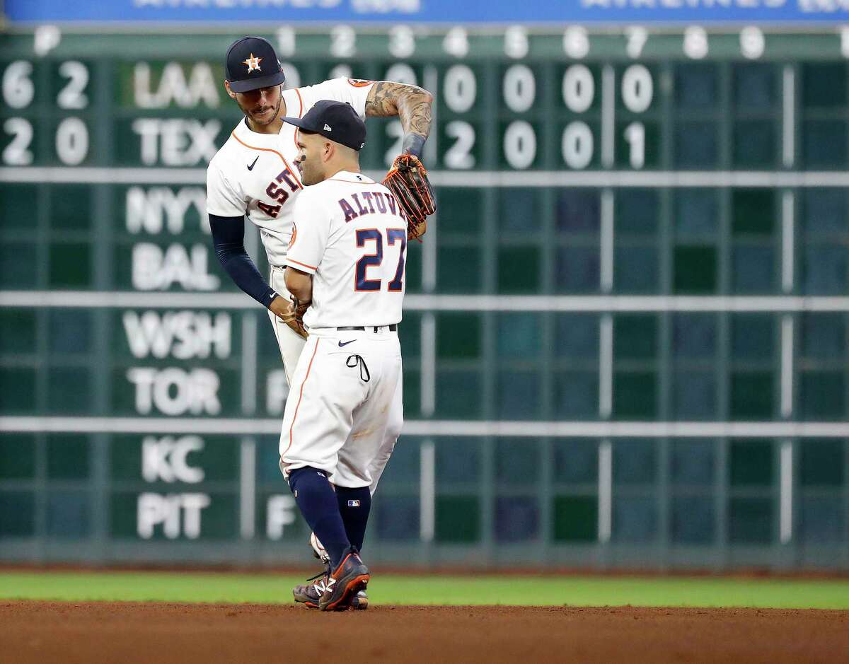 Greinke loses no-hitter with 1 out in 9th, Astros blank M's