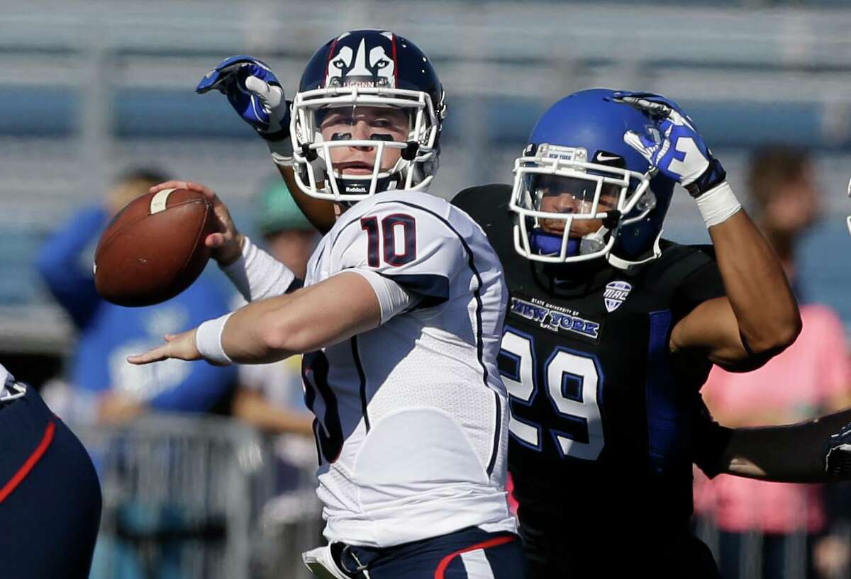 Former UConn QB David Pindell makes history in Fan Controlled