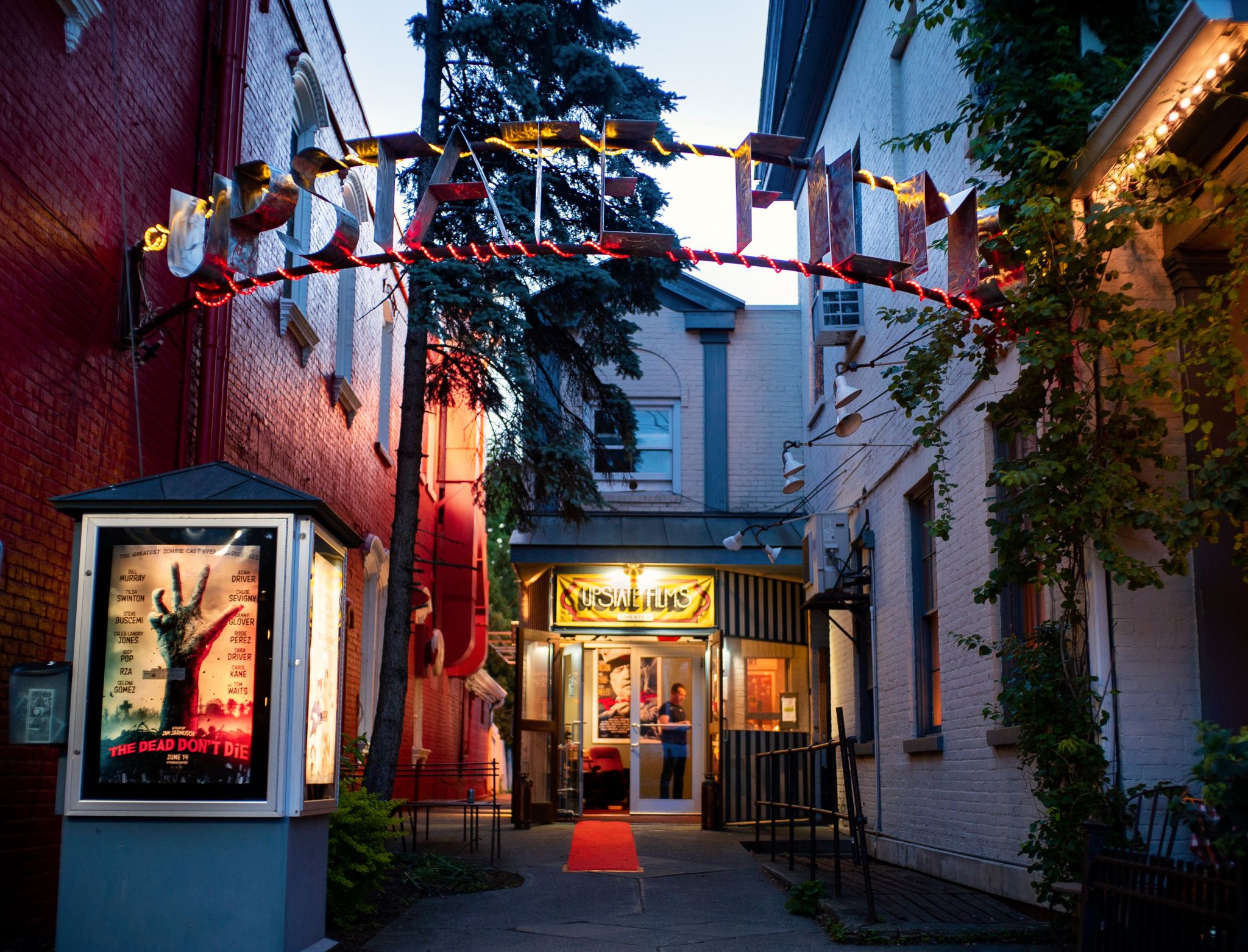 Upstate Films announces roving outdoor film series this summer - Vimarsana News