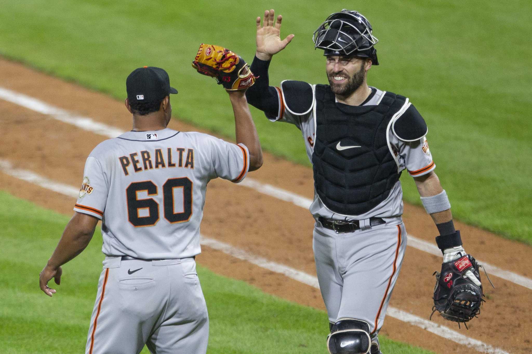 SF Giants C Curt Casali exits game vs. D-backs with injury