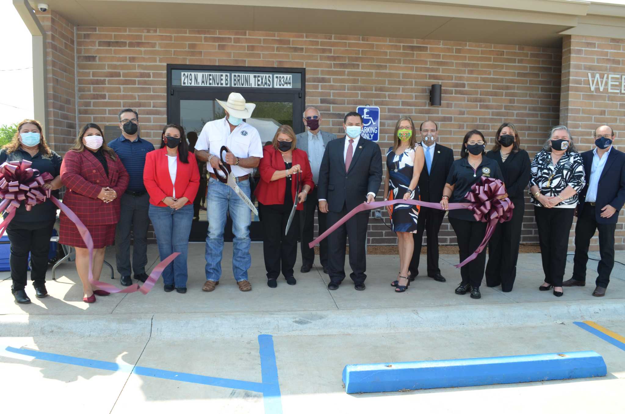 Webb Co. celebrates opening of first public health facility for Quad City residents - Vimarsana News