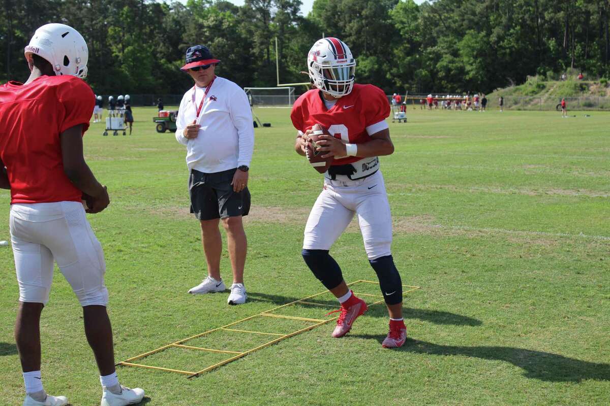 Football Atascocita Values Physical Training In First Padded Practices   1200x0 