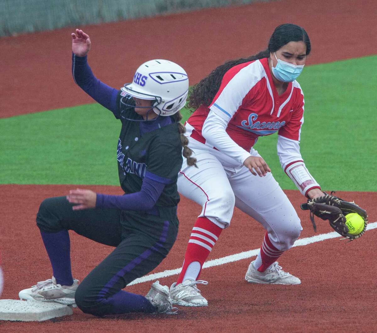 HS SOFTBALL: MHS rides early runs to win Game 1 over Socorro