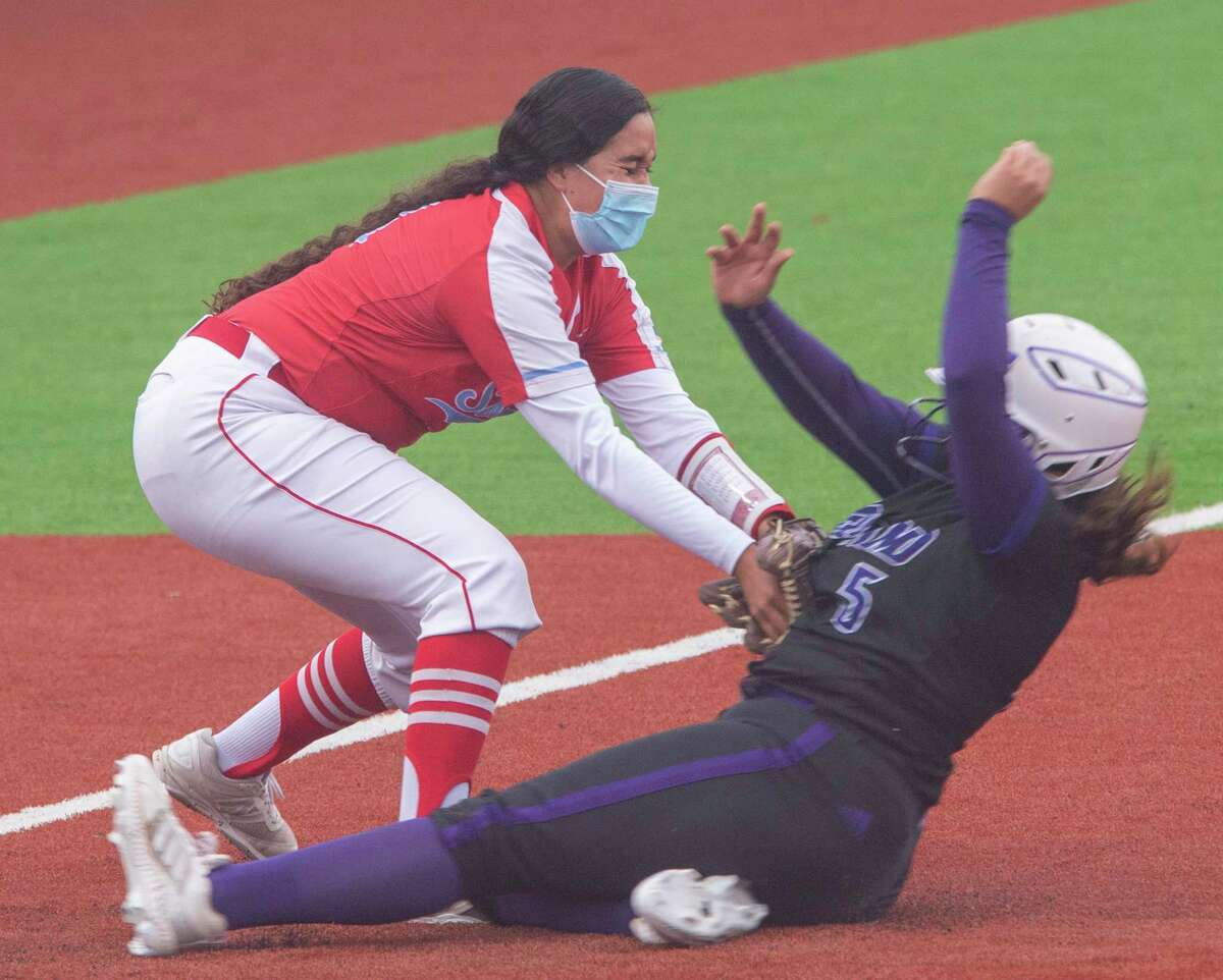 HS Softball: MHS Bulldogs vs. El Paso Socorro