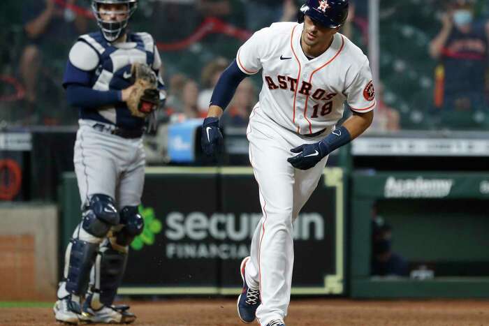 Astros Prospect Pedro León Faces Live Pitching in Spring Training