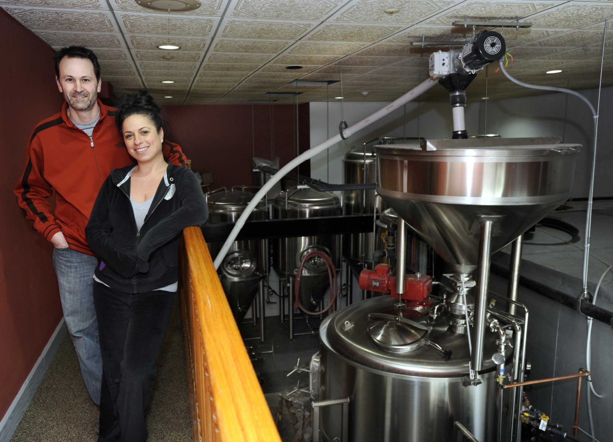 New Fairfield businessman pitches a new brand of beer in what would be Danbury's second brewery - Vimarsana News