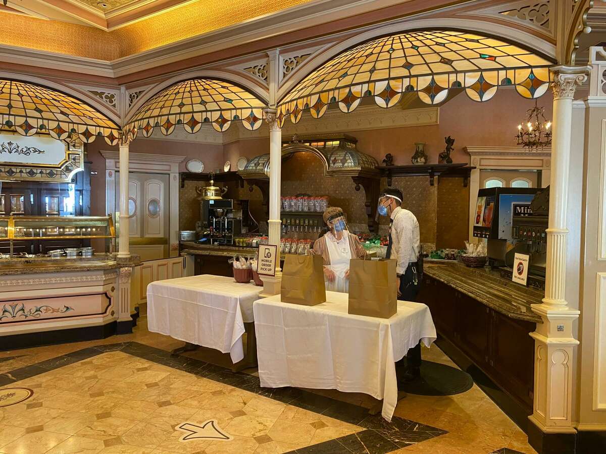 The Plaza Inn has radically changed the way it serves food under Disneyland's COVID restrictions.