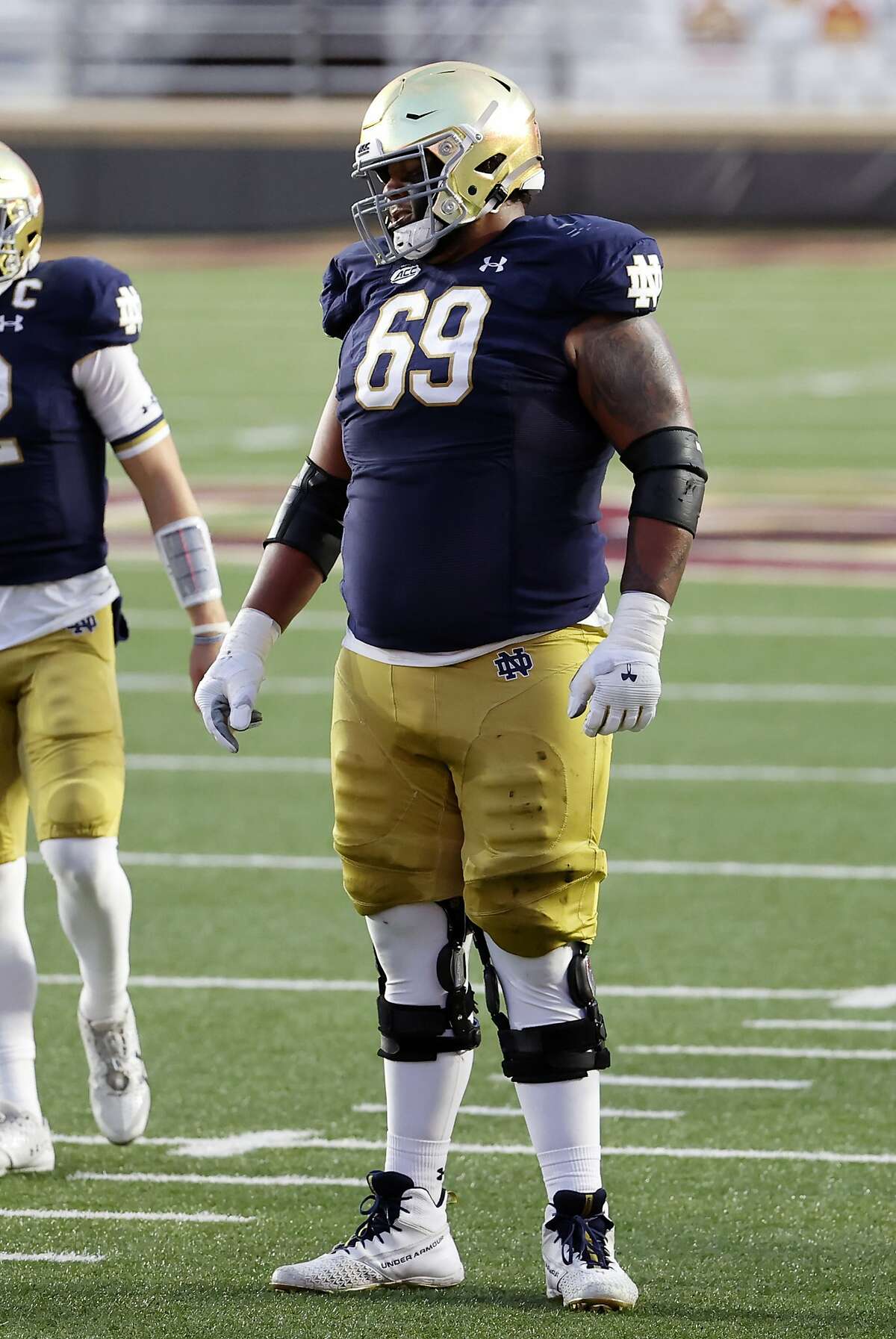 CHESTNUT HILL, MA - NOVEMBER 14: Notre Dame offensive lineman Aaron Banks (69) during a game between the Boston College Eagles and the Notre Dame Fighting Irish on November 14, 2020, at Alumni Stadium in Chestnut Hill, Massachusetts. (Photo by Fred Kfoury III/Icon Sportswire via Getty Images)