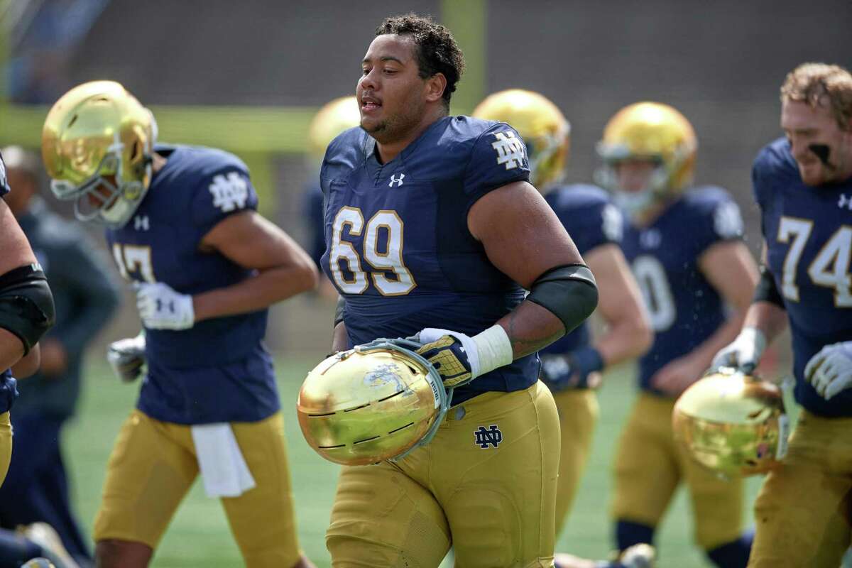 SOUTH BEND, IN - APRIL 13: Notre Dame Fighting Irish offensive lineman Aaron Banks (69) looks on in action during the Notre Dame Football Blue and Gold Spring game on April 13, 2019 at Notre Dame Stadium in South Bend, IN. (Photo by Robin Alam/Icon Sportswire via Getty Images)