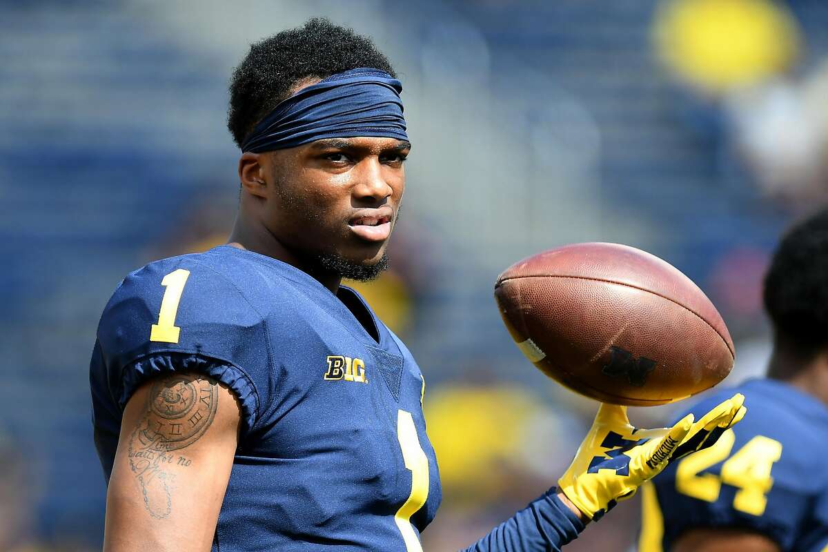 ANN ARBOR, MI. - SEPTEMBER 15: Michigan's Ambry Thomas during pre-game warmups before Michigan's 45-20 win over Southern Methodist University in a college football gameon September 15, 2018, at Michigan Stadium in Ann Arbor, MI. (Photo by Lon Horwedel/Icon Sportswire via Getty Images)