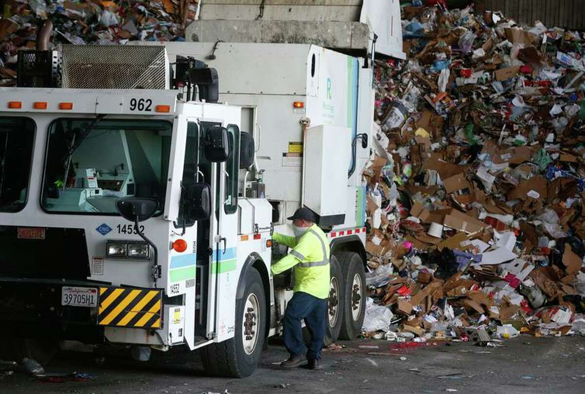 San Francisco waste hauler Recology pulled in $23.4 million more in profits over a four-year period than its agreement with the city allows, a report says.
