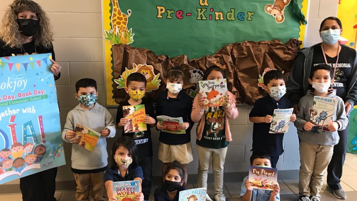 Children celebrated with Dia de los Niños events - Vimarsana News