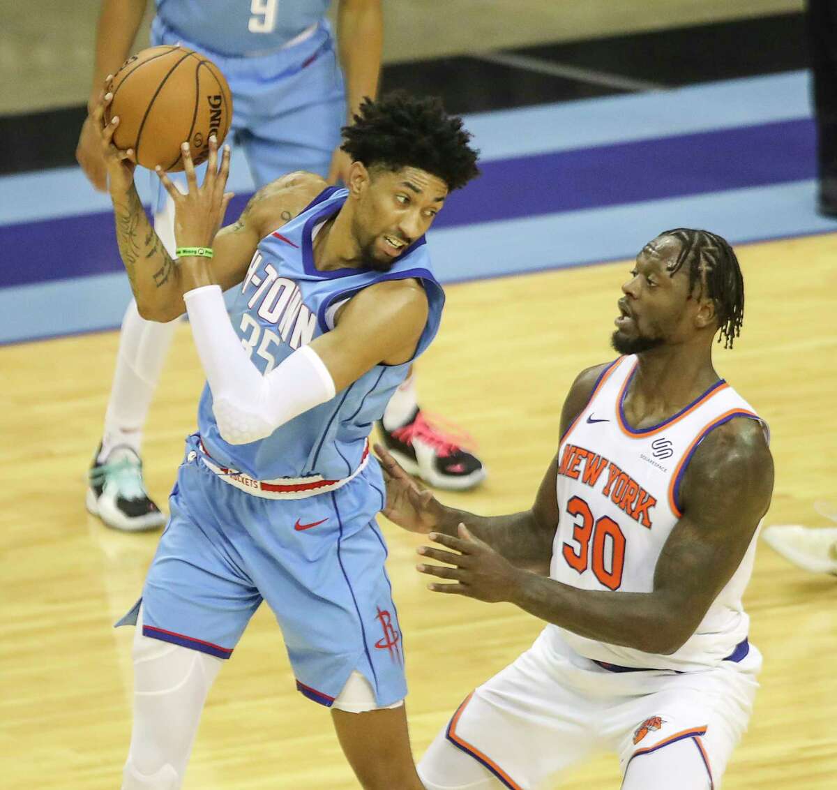 Rockets Christian Wood finis keempat pada jajak pendapat MVP NBA di belakang Julius Randall (kanan), pemenang tak terkendali.